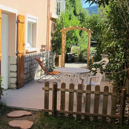 Apartmán T2 Refait A Neuf Avec Petit Jardin Et Parking Millau Exteriér fotografie